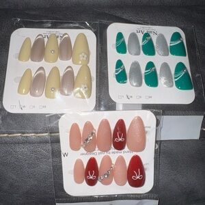 Elegant Nail Art Set - Red, Cream, and Green